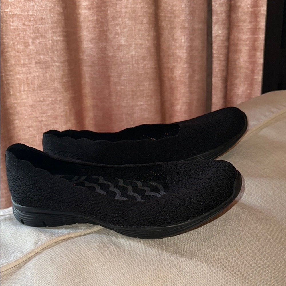 SKECHERS Black Scalloped Flats 7.5